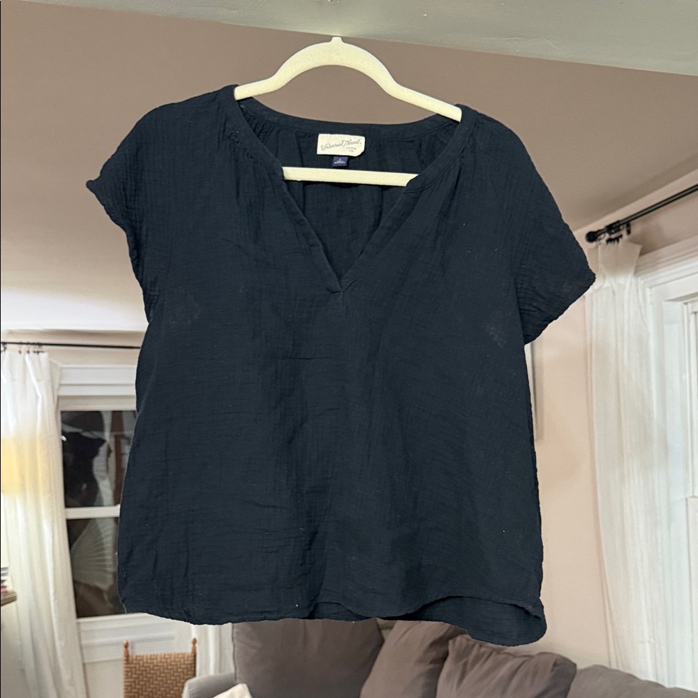 Universal Thread Black V-Neck Blouse